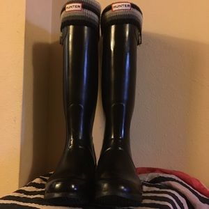 NWOB,ORIGINAL HUNTERS FROM SCOTLAND W/Hunter Socks